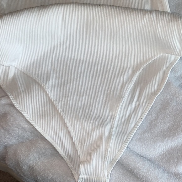 ELOQUII RIBBED BODYSUIT - Picture 4 of 5